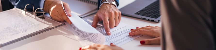 Focus sur le sort des contrats en procédure collective : un enjeu juridique clé
