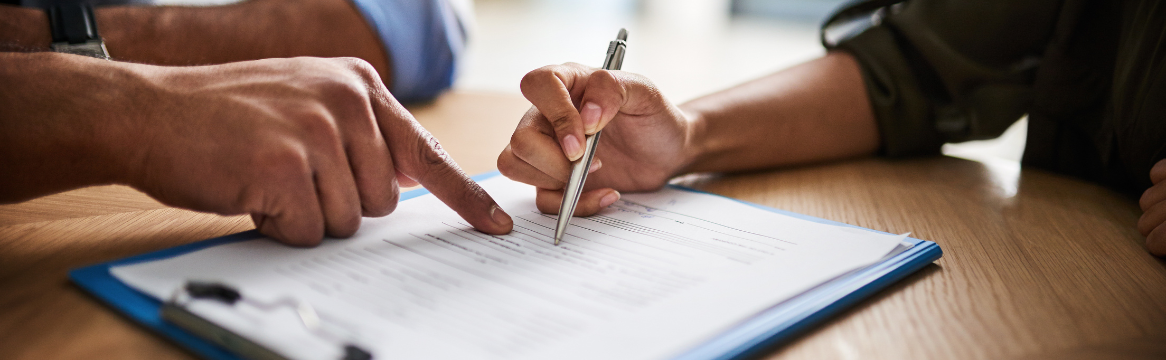 Survie des clauses limitatives de responsabilité après la résolution du contrat pour inexécution